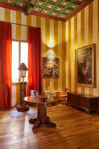 Palazzo Di Alcina - Residenza D'epoca - Luxury B&B