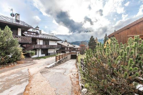 Dolomiti Mountains View Chalet R&r
