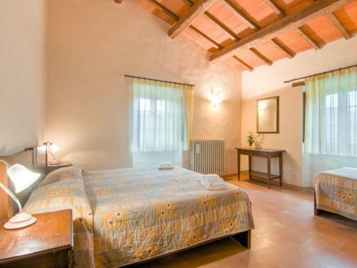 Scenic Holiday Home In Borgo Pace With Jacuzzi