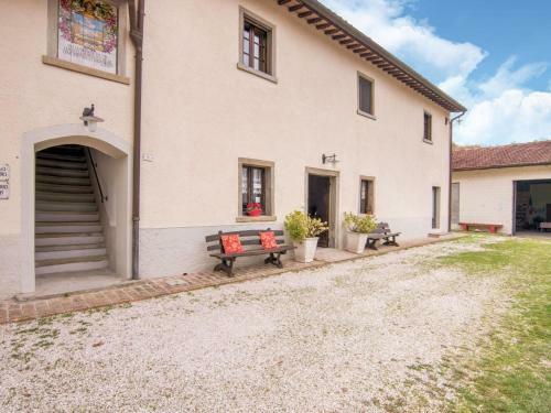 Fascinating Apartment In Borgo Pace With Barbecue