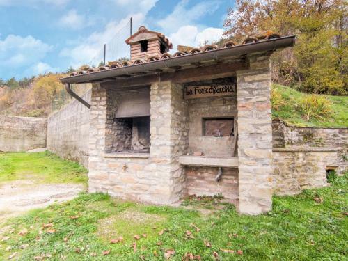 Fascinating Apartment In Borgo Pace With Barbecue