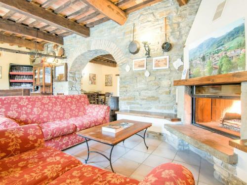 Fascinating Apartment In Borgo Pace With Barbecue