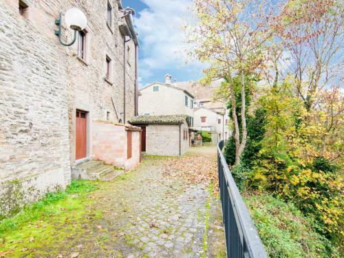 Inviting Apartment In Borgo Pace Amidst Hills
