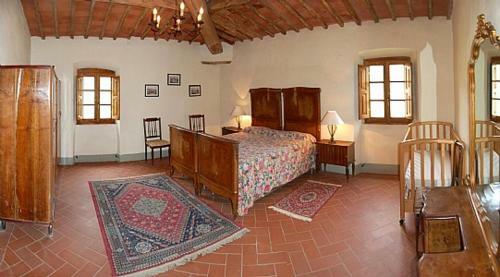 Bucine Villa Sleeps 12 Pool Wifi