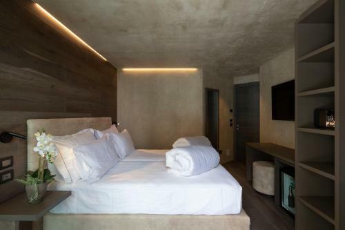 Bergman Mountain Hotel