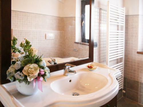 Timeless Villa In Cagli With Garden And Swimming Pool