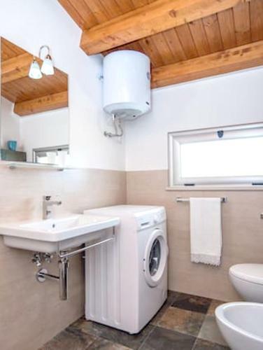 Apartment With One Bedroom In Calabernardo With Wifi