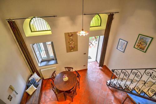 Calvanico Villa Sleeps 12 Air Con Wifi