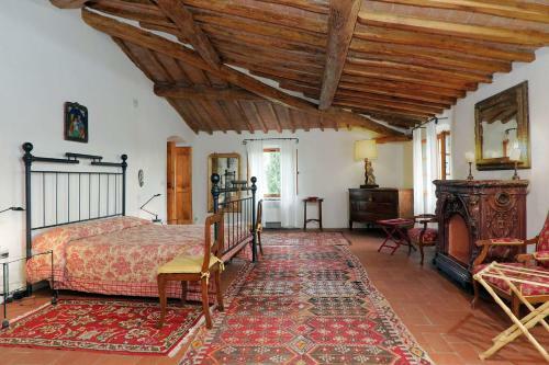Calzaiolo Villa Sleeps 12 With Pool