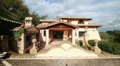 Campagnano Di Roma Villa Sleeps 9 Pool Wifi