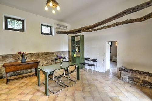 Calvanico Villa Sleeps 6 Air Con