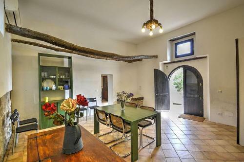Calvanico Villa Sleeps 6 Air Con