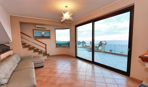 Scafa Villa Sleeps 6 Pool Air Con Wifi