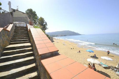 Castellabate Villa Sleeps 6 With Air Con
