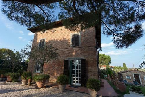 Castiglione Del Lago Villa Sleeps 12 Pool