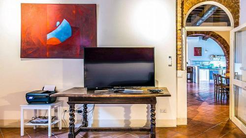 Razzaia Villa Sleeps 14 With Pool And Air Con