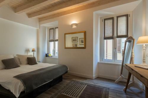 Apartamento White Suite With Private Terrace By Rentallcomo
