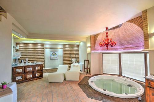 Fiordini Villa Sleeps 6 Pool Air Con Wifi