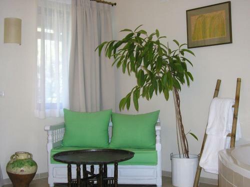 Hostal Shulamit Yard