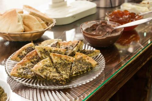 Hostal Fauzi Azar Inn