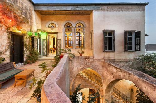 Hostal Fauzi Azar Inn