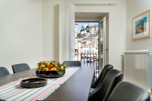 Modica Apartment Sleeps 4 With Air Con And Wifi