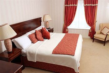 Meadowlands Hotel