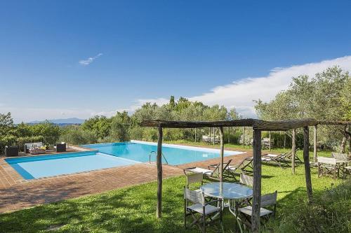 Villa Montaione Apartment Sleeps 4 Pool
