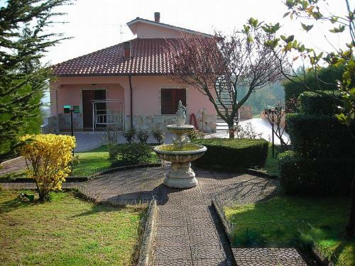 Montemarano Villa Sleeps 9 Pool Wifi