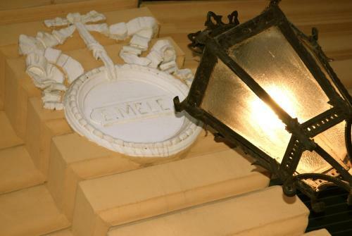 Hostal Palazzo Mele Residence