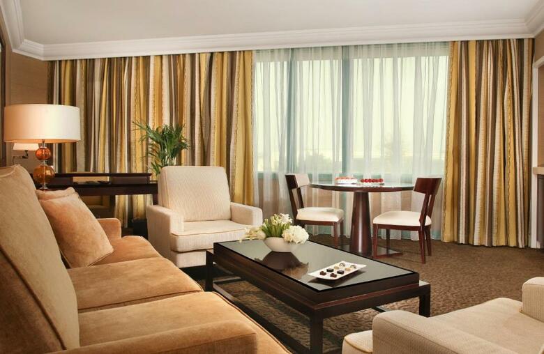 Hotel Al Bustan Rotana