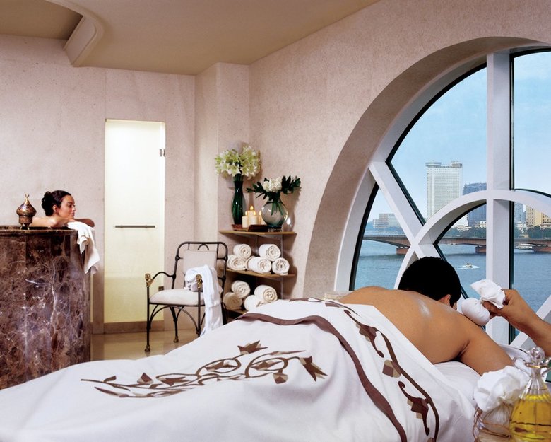 Hotel Four Seasons First Residence