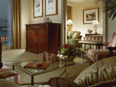 Hotel Four Seasons First Residence