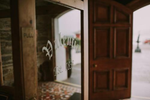 Bed & Breakfast The Royal Valentia