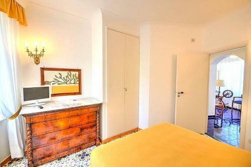 Marina Del Cantone Villa Sleeps 14 Pool Air Con