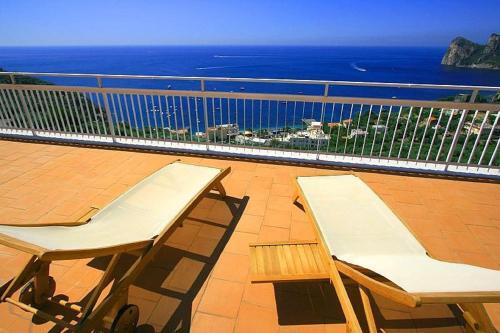 Sirenuse Villa Sleeps 8 Pool Air Con Wifi