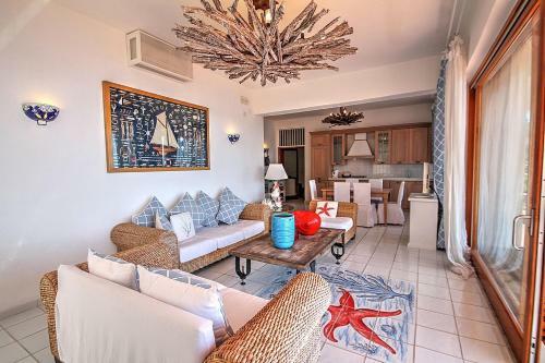 Sirenuse Villa Sleeps 6 Pool Air Con Wifi