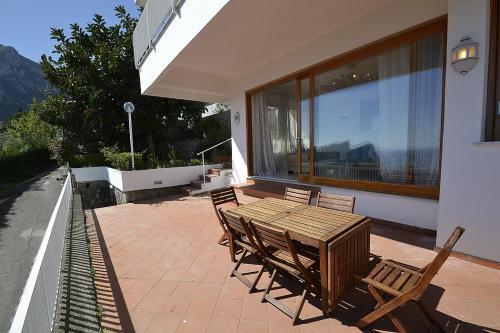 Sirenuse Villa Sleeps 14 Pool Air Con Wifi