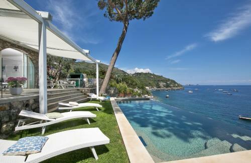 Nerano Villa Sleeps 12 With Pool Air Con And Wifi