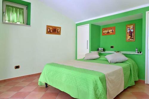 Coppetelle Holiday Home Sleeps 7 With Air Con