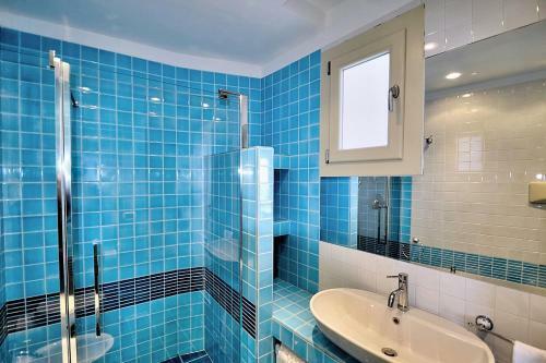 Coppetelle Holiday Home Sleeps 7 With Air Con