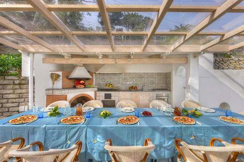 Marina Del Cantone Villa Sleeps 22 Pool Air Con