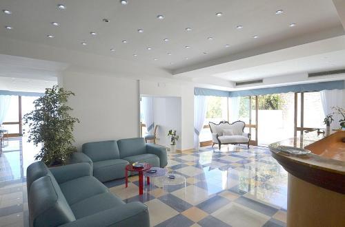 Marina Del Cantone Villa Sleeps 22 Pool Air Con