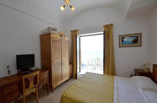 Marina Del Cantone Villa Sleeps 22 Pool Air Con