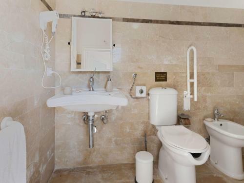 Rustic Farmhouse In Noto With Swimming Pool