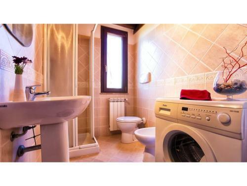 Alghero, Villa Le Palme With Swimming Pool For 12 People