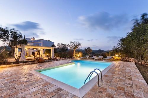 Certosa Villa Sleeps 12 With Pool And Air Con