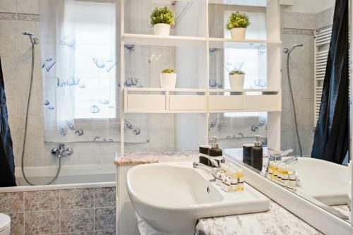 San Carlo Luminous Apartment
