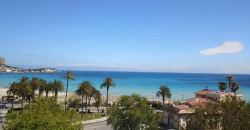 Mondello Sea View Beach Apartment