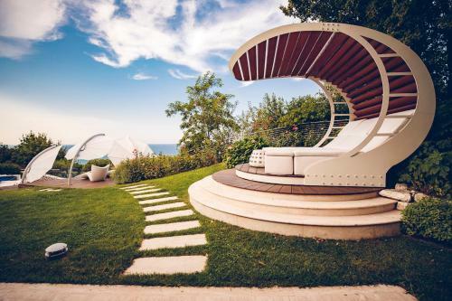 Pietra La Croce Villa Sleeps 8 With Pool And Air Con